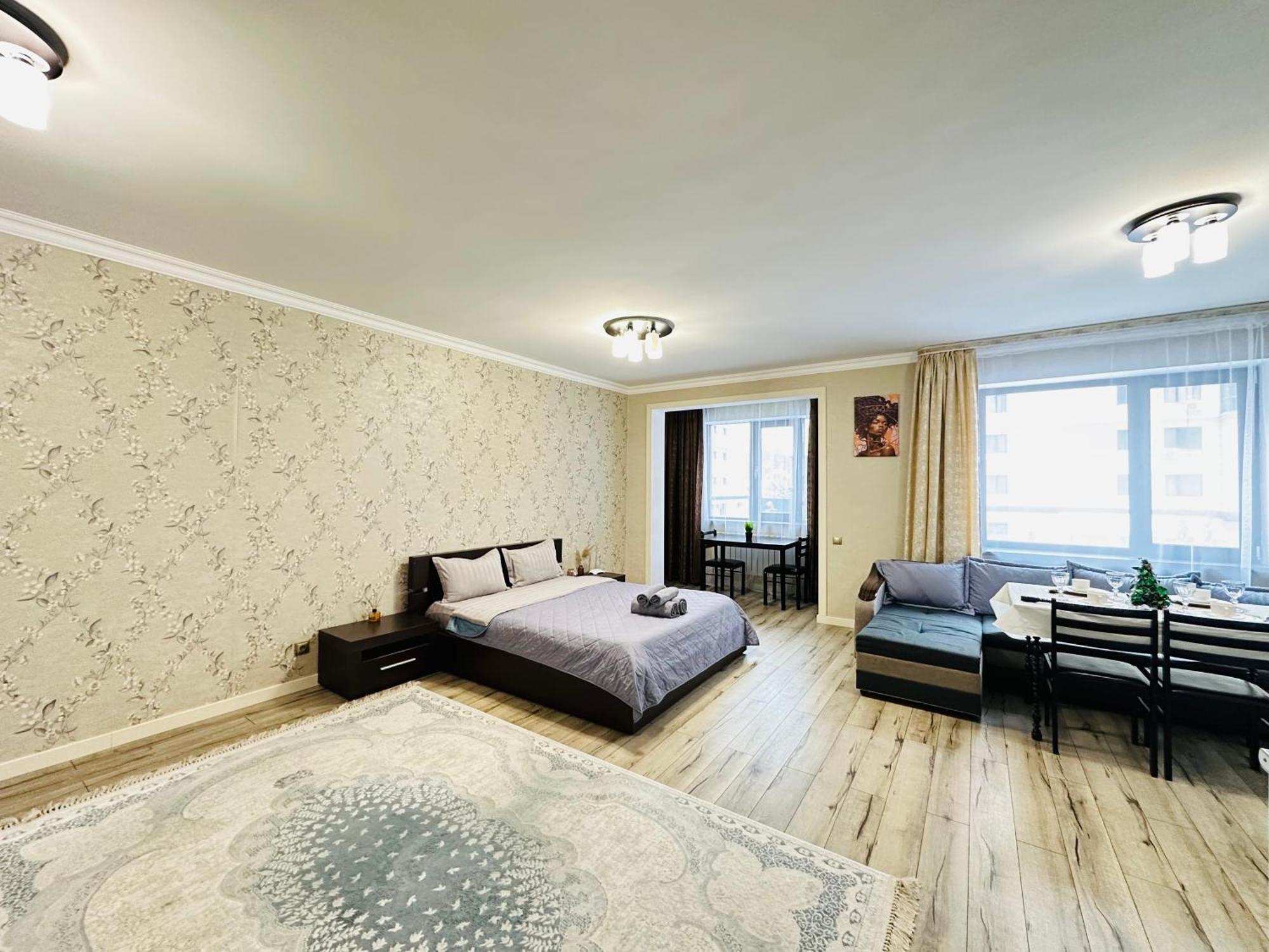 Vostochnyi Park Apartament In The Center Of Almaty Lejlighed Eksteriør billede