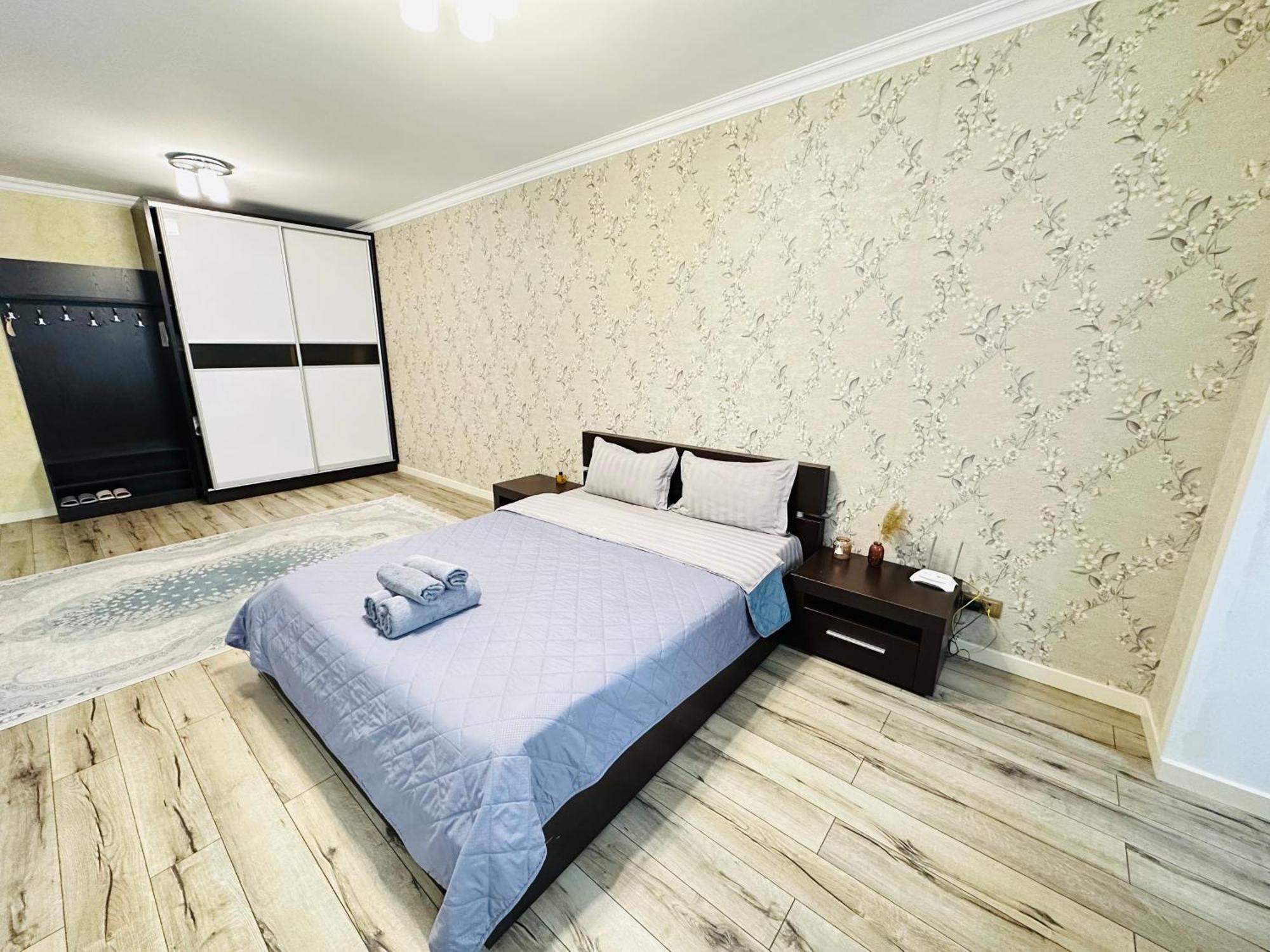 Vostochnyi Park Apartament In The Center Of Almaty Lejlighed Eksteriør billede